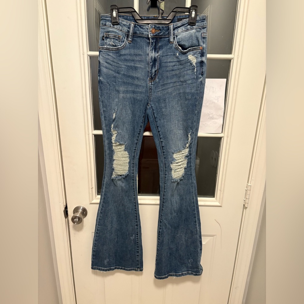 Judy Blue Flare Jeans in Blue with Vintage Distressing